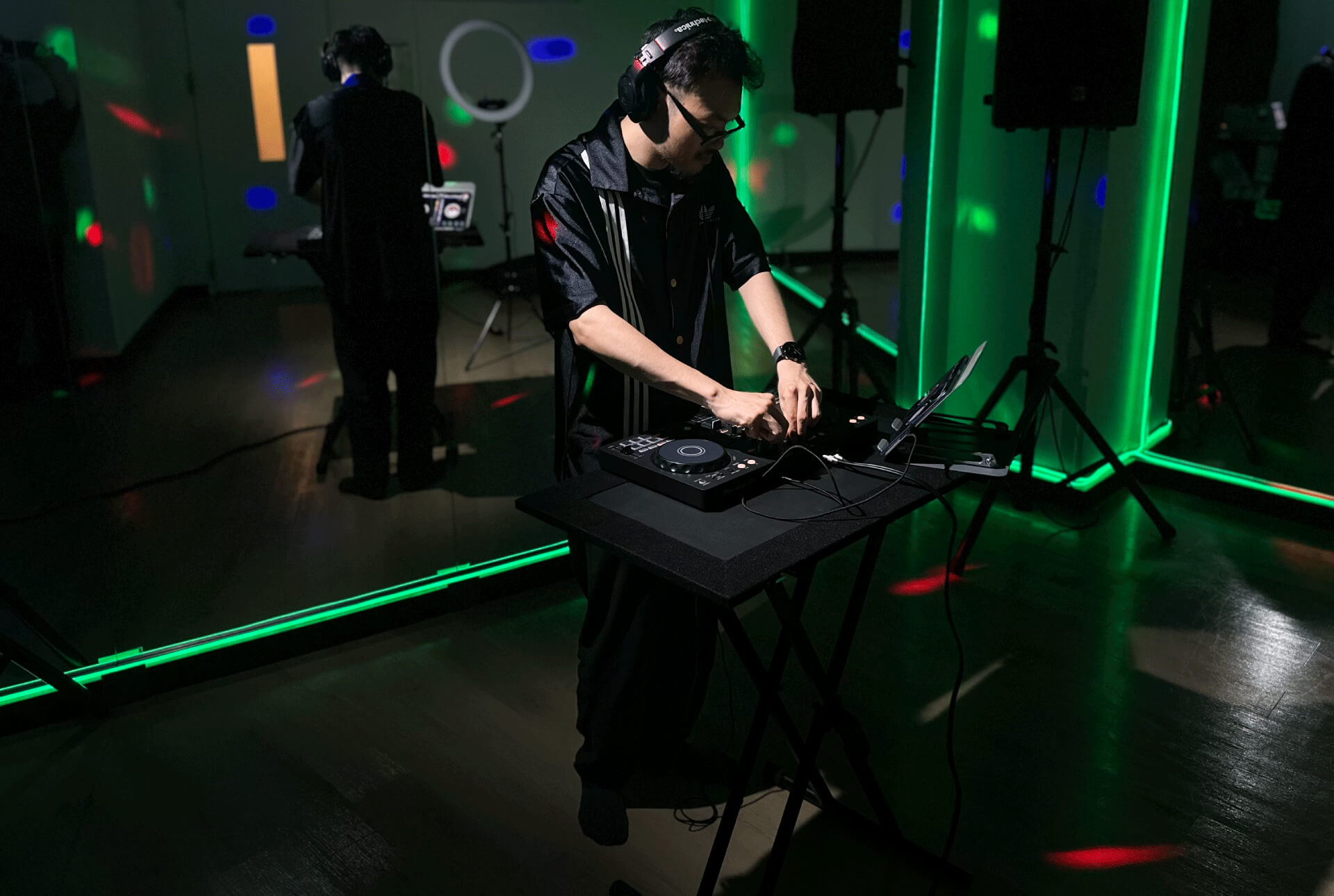 【撮影に最適な演出効果】ステージをイメージした空間で練習できます