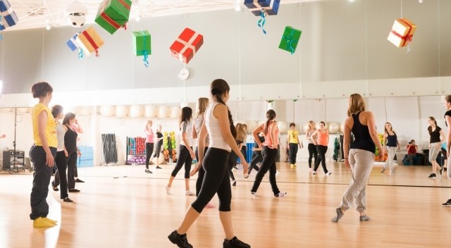 ダンスの授業はいつから?必修化の理由と教育的効果を解説