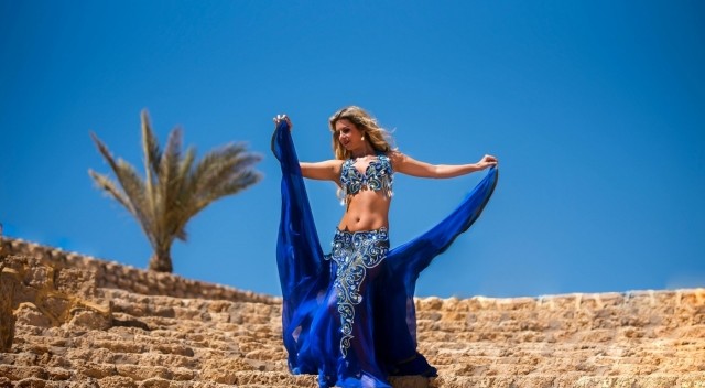 ベリーダンスとは？歴史・衣装・基本動作・ダイエット効果まで徹底解説！